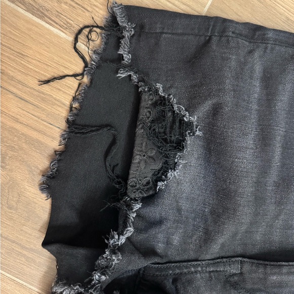 American Eagle Size 8 Distressed Black Denim Shorts - Picture 3 of 7